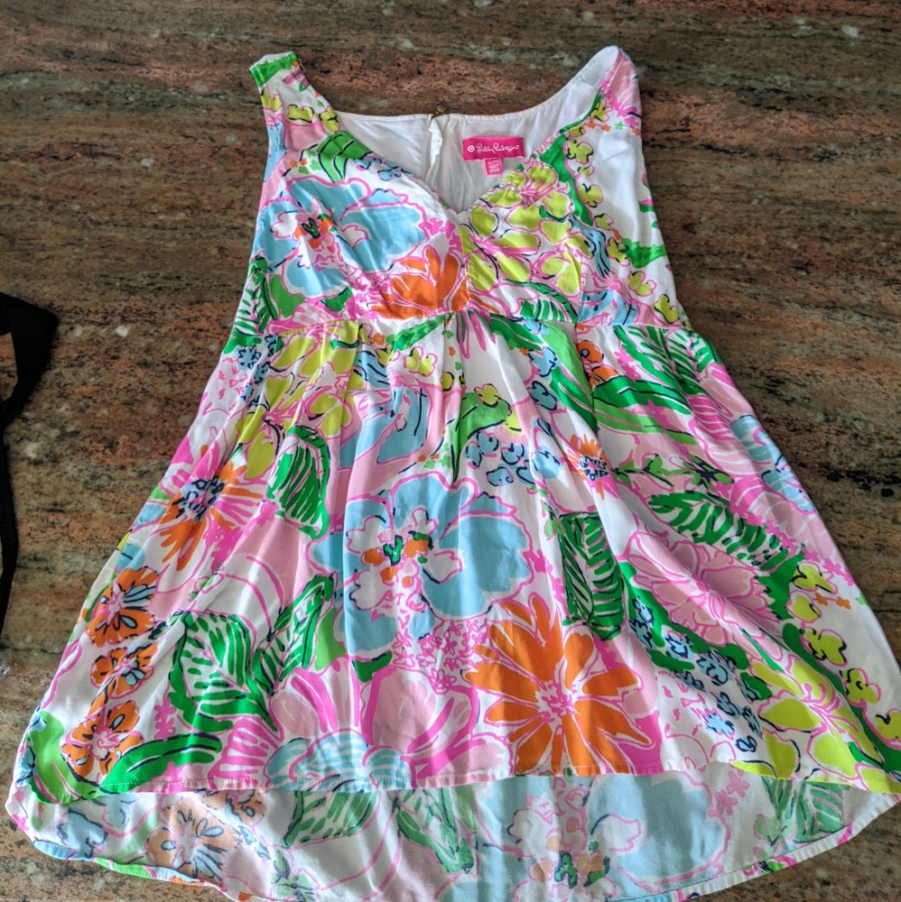 Super Cute Lilly Pulitzer Large Top